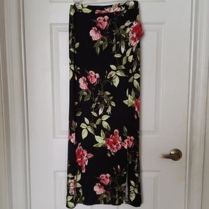 Skirt w/ left side slit